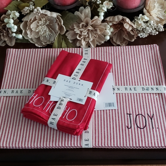 Rae Dunn placemats / napkin set
